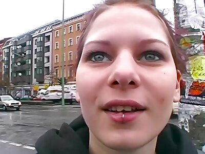 Молода блондинка Missy Luv отримує великий член і сперму українське порно фільми в рот